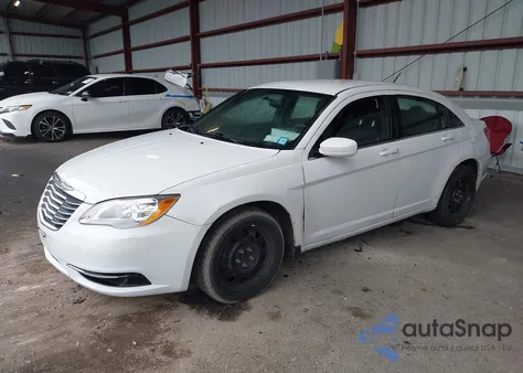 2012 Chrysler 200 Lx z USA, uszkodzony, nr VIN 1C3CCBAB8CN158808